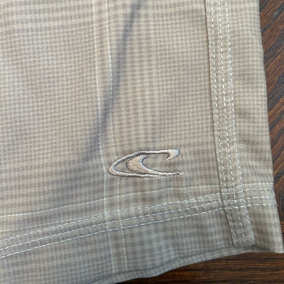 O'Neill Tan Plaid Hybrid Shorts - Picture 3 of 6